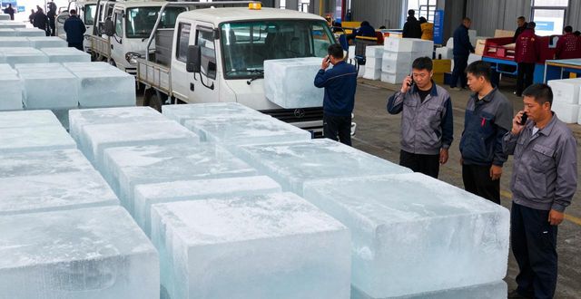 成都成华区工业大冰块电话 良臣制冰厂直供降温冰块